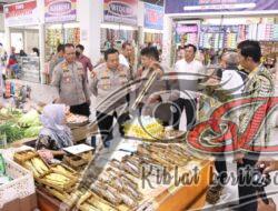 Polres Ngawi Bersama Disperindag Cek Ketersediaan Bahan Pangan di Pasar Tradisional