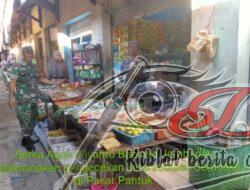 Antisipasi Lonjakan Harga Sembako Menjelang Bulan Ramadhan, Babinsa Cek Harga Sembako di Pasar