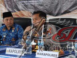 Jumat Curhat Di Tambelangan, Kapolres Sampang Mulai Operasi Pekat Semeru 2023