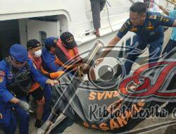 Tim Sar Ditpolairud Polda Jatim Berhasil Temukan Penumpang yang Lompat dari KM Gunung Dempo