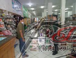 Babinsa Danukusuman Sambangi Pelaku UMKM dan Motifasi Tetap Semangat Berjualan