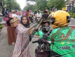 Ramadhan Mubarak, Warga RT 06 Dupak Bandarejo II Surabaya Bagi 750 Takjil Gratis
