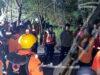 Team SAR Samapta Polrestabes Selamatkan Rombongan Mahasiswa FKH Unair saat Perahunya Kandas