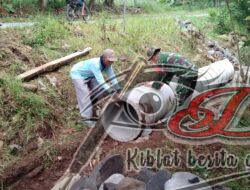 Peduli Warga, Babinsa Bantu pembuatan Drainase