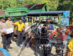 Unik, Polisi Patroli Sambil Berbagi Sayuran dan Lauk Gratis Untuk Warga Jogorogo Ngawi