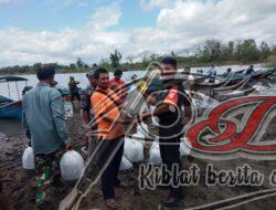 Babinsa Sumberejo Ikuti Restocking Ikan Di Waduk Gajah Mungkur
