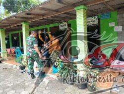 Babinsa Ngadiroyo Dampingi Pelaksanaan Posyandu Balita dan Lansia