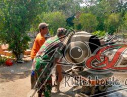 Berikan Motivasi ke Warga, Babinsa Turut Kerja Bakti Pengecoran Jalan