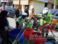 Polres Gresik Beri Bantuan Puluhan Ribu Liter Air Bersih Untuk Warga Setrohadi