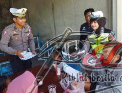Operasi Patuh Semeru 2023, Polres Blitar Berikan Edukasi Lalu Lintas Kepada Masyarakat