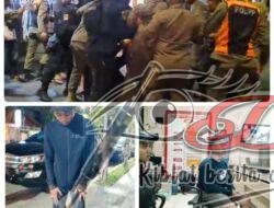 Lo Lo Lo Gak Bahaya Ta ….!!! Seorang Oknum Satpol PP Kota Surabaya Terlalu Arogansi terhadap PKL di Jalan Ngaglik