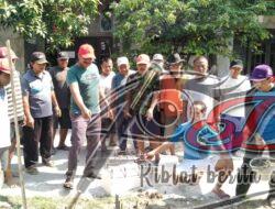 Peletakkan Batu Pertama Pembangunan Balai RW 09 Oleh Kepala Desa Mojosarirejo