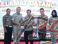 Kapolda Jatim Menerima Kunjungan Kakorlantas Polri dan Jasa Raharja Bahas Tentang Pelayanan Samsat