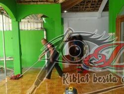 Babinsa Bantu Pembersihan Masjid, Demi Kenyamanan Ibadah Warga
