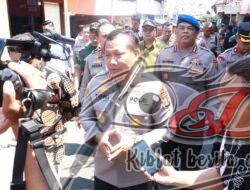 Dari Pintu ke Pintu Kapolda Jatim Kunjungi Warga Melalui Jum’at Curhat dan Jum’at Berkah