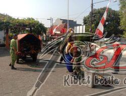 Jelang HUT RI, Babinsa Kratonan Ajak Warganya Kerja Bakti Bersama