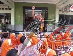 Anggota Kodim 0726/Sukoharjo Dampingi Anak-anak BA Aisyiah Jetis 1 Outing Class