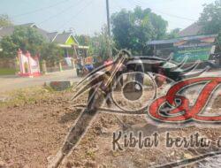 Bersama Pemuda, Babinsa Bantu Pembuatan Lapangan Bola Voli