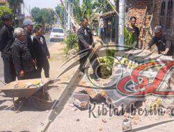 Berdiri di Fasum, 356 Tugu Organisasi Silat di Jatim Dibongkar Sukarela