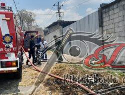 Gerak Cepat Babinsa Cepogo Bantu Padamkan Api