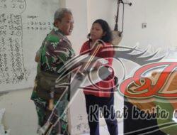 Babinsa Serengan Bantu Pendistribusian Beras Dari Bulog