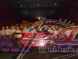 Polrestabes Surabaya Ramaikan Nobar Film “Aku Rindu” bersama Bhayangkari dan Forkopimda