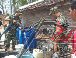Atasi Kekeringan, Babinsa Koramil Andong Distribusikan Bantuan Air