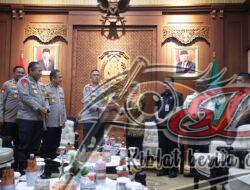 Kunjungi Gubernur Jawa Timur, Kapolda Jatim Siap Bersinergi Dukung Program Pemprov