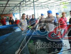 Dukung Ketahanan Pangan Ditpolairud Polda Jatim Beri Bantuan Ribuan Bibit Ikan Lele