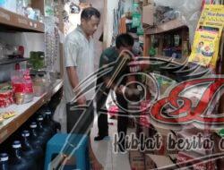 Jelang Nataru, Babinsa Pantau Harga Sembako di Pasar