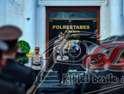 Kapolrestabes Surabaya Pimpin Upacara Hari Kesadaran Nasional dan Berikan Penghargaan Anggota Berprestasi