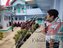 Latihan Kepemimpinan OSIS, Anggota Koramil 05 Weru berikan Materi di SMP Muhammadiyah Watukelir