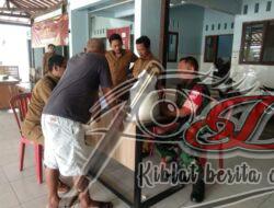 Dukung Program Pemerintah, Babinsa Simo Ikut Pendampingan Pembangian Bantuan Beras