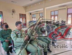 Jum’at Sehat, Babinsa Danukusuman Ikut Serta Dalam Posyandu Rutin
