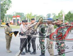 Kapolri Beri Penghargaan Pin Emas Kepada Prajurit TNI dan Anggota Polri yang tergabung dalam Satgas Operasi Damai Cartenz 2023