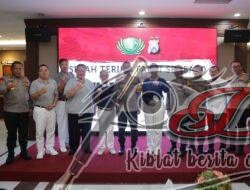 Polda Jatim Terima Paket Sembako dari Budha Tzu Chi untuk Disalurkan Kepada Masyarakat