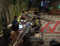 Cooling System Polres Tulungagung Patroli Sambang Ajak Warga Jaga Persatuan dan Kesatuan Pasca Coblosan Pemilu