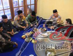 Kapolda Jatim Takziah ke Rumah Duka Anggota PPS, Turut Belasungkawa dan Beri Santunan