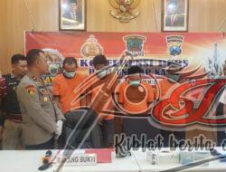 Unit Reskrim Polsek Wonocolo Berhasil Amankan Tersangka Pencuri Tiang KAI yang Terekam CCTV di Surabaya