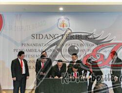 Selain Lantik 49 Mediator Dan Arbiter, DSI Jatim Beri Penghargaan Yuris Indonesia Award Ke Rektor UMAHA