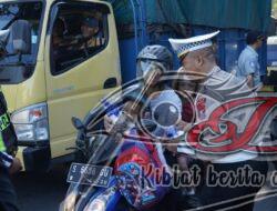 Polres Tuban Beri Hadiah Kepada Pengendara Tertib Lalin, Operasi Keselamatan Semeru 2024