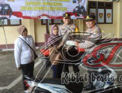 Berhasil Ungkap Curanmor, Polres Probolinggo Kembalikan Motor yang Hilang ke Pemilik