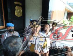 Dinilai Berprestasi Kapolda Jatim Beri Penghargaan Tim Satgas Pangan