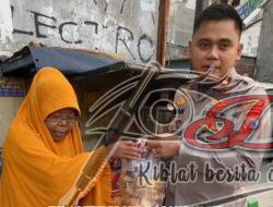 Kapolsek Simokerto Bagikan Takjil Saat Bulan Ramadhan dan Hobby Borong Dagangan PKL yang Lanjut Usia