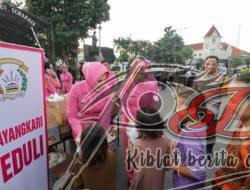 Ramadhan Berkah, 750 Paket Takjil Untuk Warga dan Bonex Dibagikan oleh Bhayangkari Polrestabes Surabaya