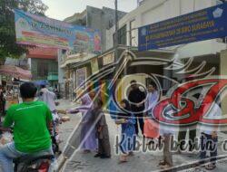 Tanamkan Nilai Sosial, SD Muhammadiyah 29 Surabaya Ajak Siswa Bagi Takjil
