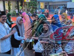 Siswa SD Muhammadiyah 6 Surabaya Berbagi Santunan dan Buka Bersama