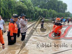 Sigap Tanggap, Polres Pasuruan Kota bersama TNI dan Warga Tangani Banjir
