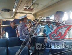 Satlantas Polres Tanjung Perak Lakukan Ramp check di Garasi PO Bus Jaya Utama