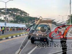 Satlantas Polres Tanjung Perak Tingkatkan Keselamatan Melalui Pengaturan Lalu Lintas Pagi dan Sore Hari